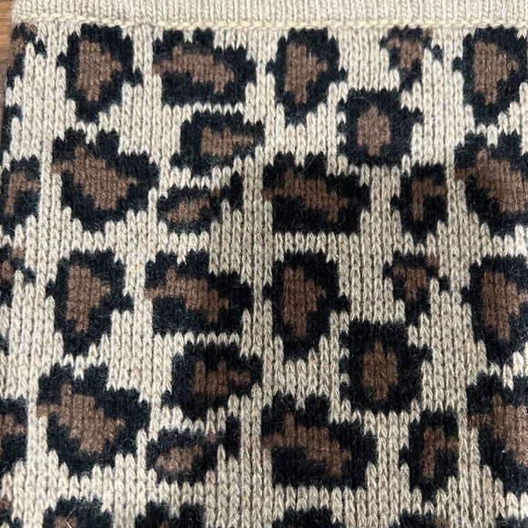 Bergdorf Goodman Leopard Cheetah Animal Print Infinity Scarf Cashmere - Picture 2 of 12